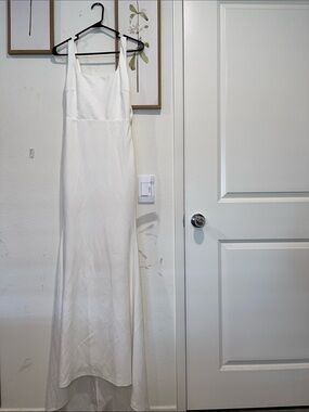 Simple White Sleeveless Maxi Dress